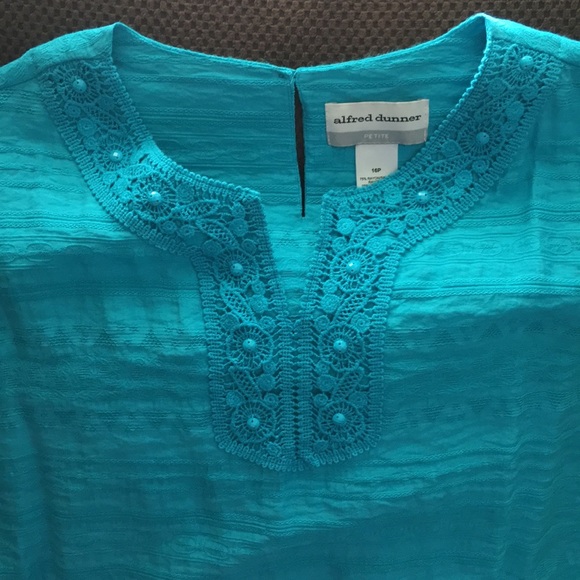 Blouse - Picture 2 of 5